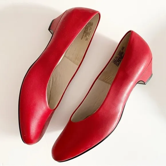 NWOT Hush Puppies Softflex Shoes Red Pumps Kitten Heels Size 13M