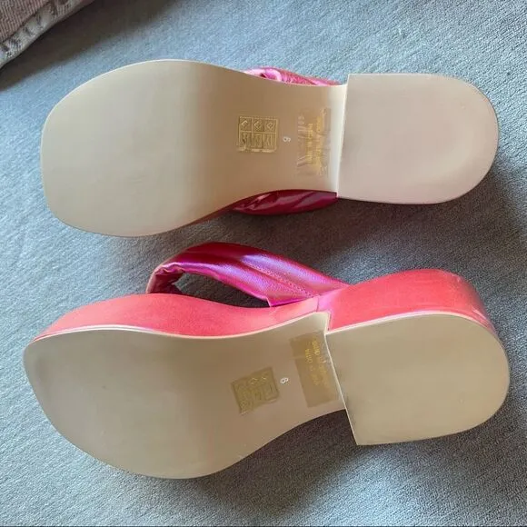 NWOT Jeffrey Campbell Platform Pink Metallic Flip Flop Sandals 9