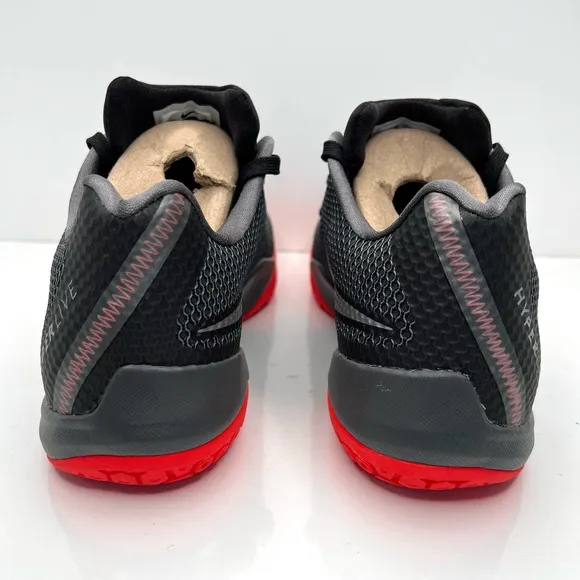 NWOT Nike Hyperlive Black Red Crimson Basketball Men Sneakers Shoes