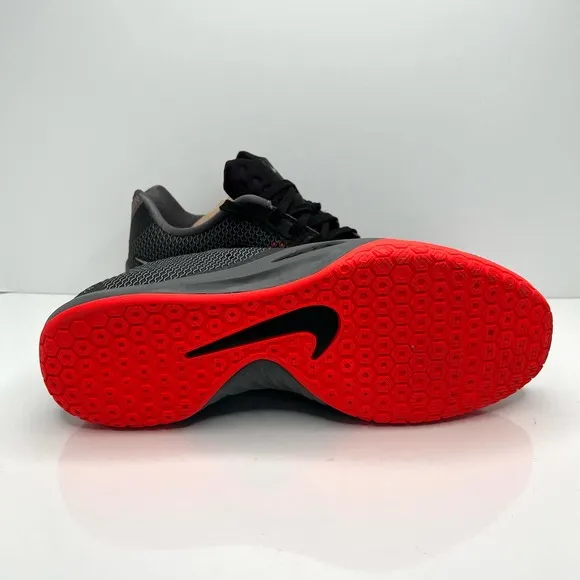 NWOT Nike Hyperlive Black Red Crimson Basketball Men Sneakers Shoes