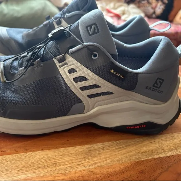NWOT Salomon Men's X Raise Gore-TEX Hiking Shoes Size 9