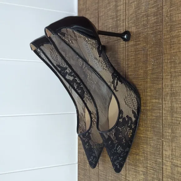 NWOT Vivienne Hu New York Black Lace Shoes Neat Style Heels