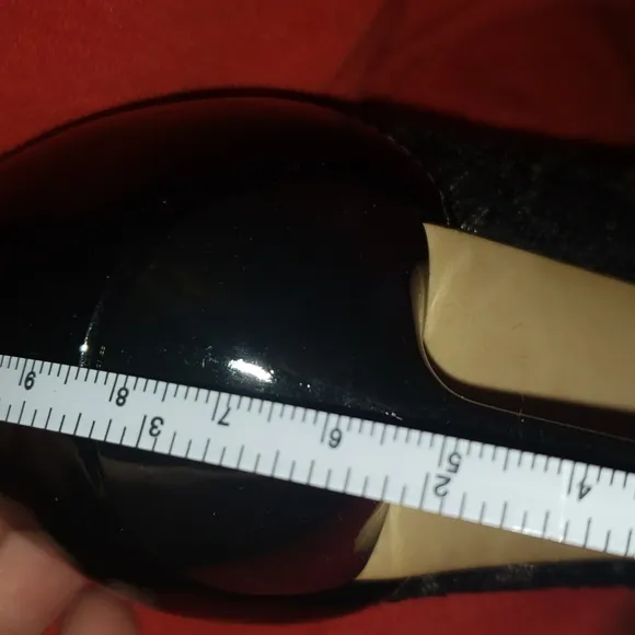 NWOT Vivienne Hu New York Black Lace Shoes Neat Style Heels
