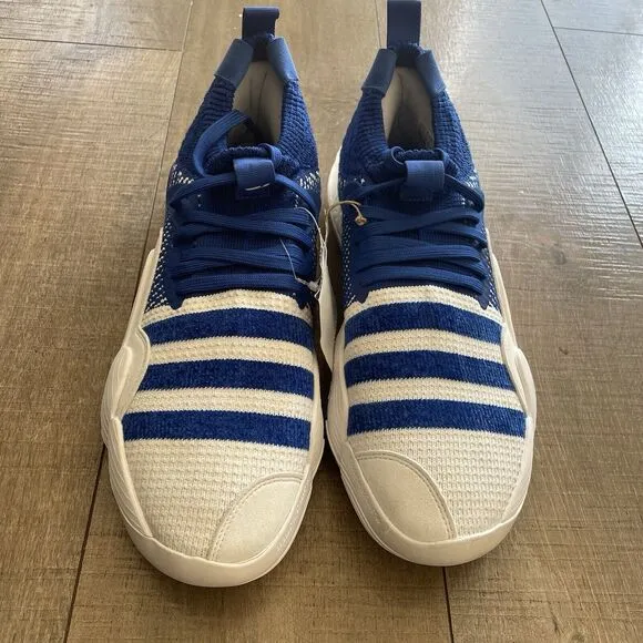 NWT Adidas Men Trae Young 2 Basketball Shoes Size 12 White Blue H03839 Sneakers