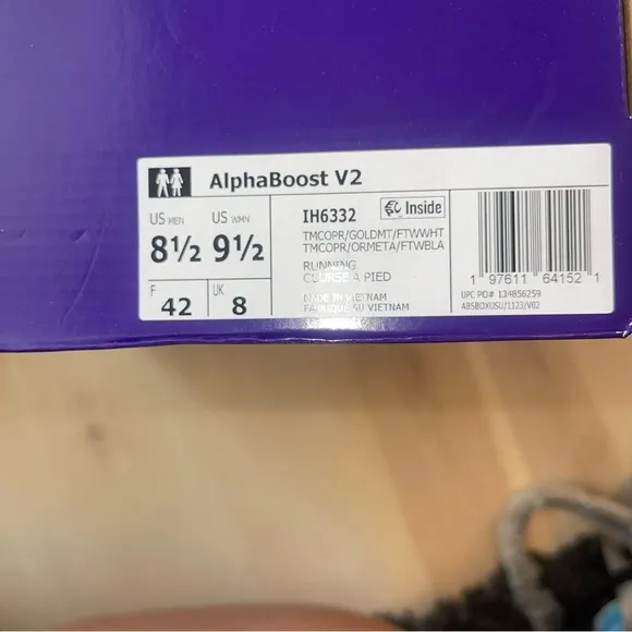 NWT Adidas University of Washington Alpha Boost V2 Shoes Men SZ 8.5 Women SZ 9.5