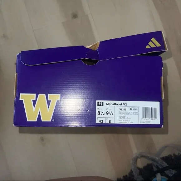 NWT Adidas University of Washington Alpha Boost V2 Shoes Men SZ 8.5 Women SZ 9.5