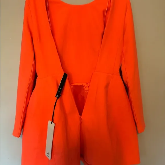 NWT AQ/AQ Neon Long Sleeve Open Back Structured Statement Mini Dress Size 4