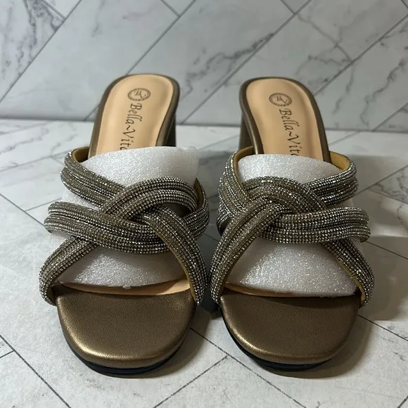 NWT Bella Vita Womens Carmen Bronze Diamond Block Heel Sandal Shoe Size 6.5M