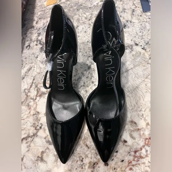 NWT Calvin Klein shoes size 10
