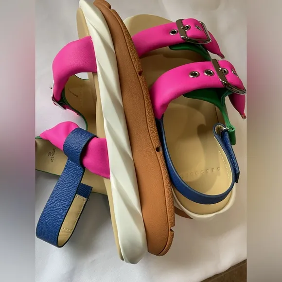 NWT Garden Party Buckle Sandals