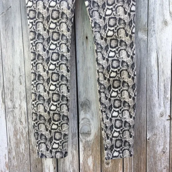 NWT Good American Good Legs Snake Print Jean Black Cream 2