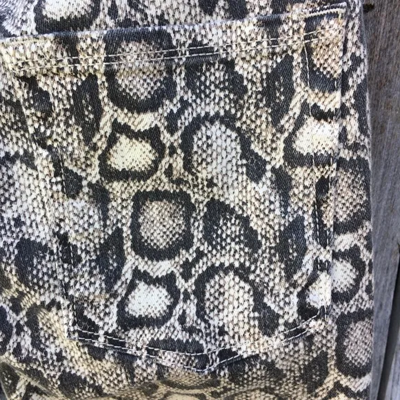 NWT Good American Good Legs Snake Print Jean Black Cream 2