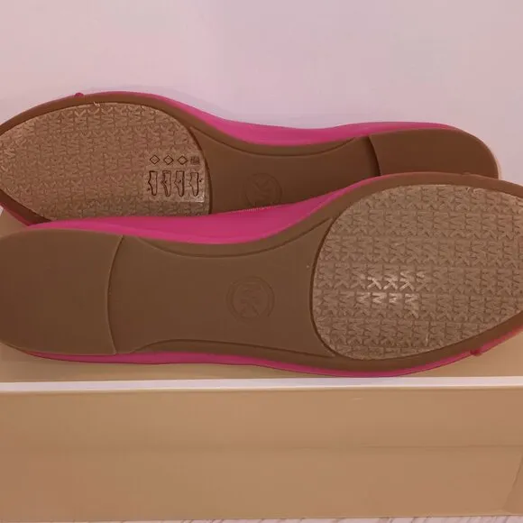 NWT IN BOX 💥 MICHAEL KORS Honey Ballet Dragonfruit Pink Flats with SILVER Logo