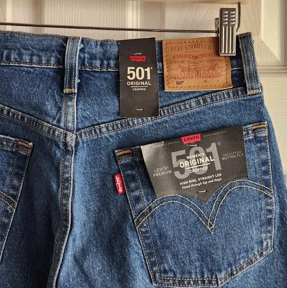 NWT Levi's 501 Original Cropped Distressed Denim