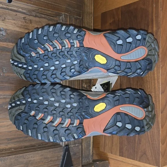 NWT. Mens North Face Pinyon XCR Mid, Gore-tex Hiking Shoe, Size 11.5