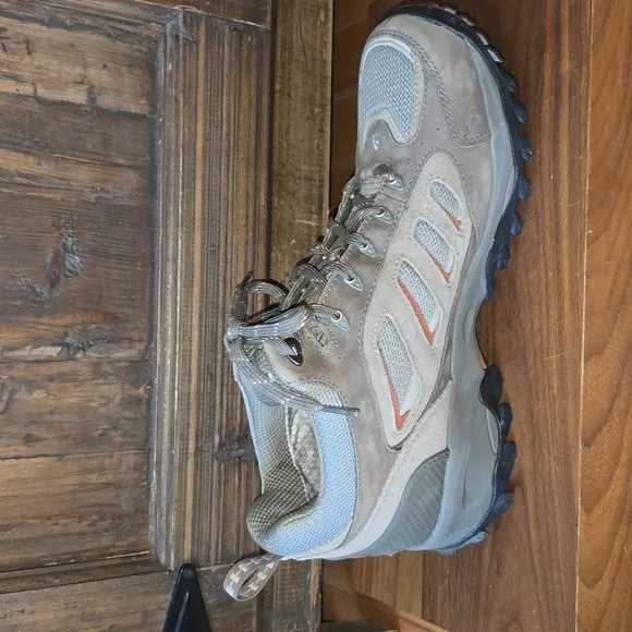 NWT. Mens North Face Pinyon XCR Mid, Gore-tex Hiking Shoe, Size 11.5