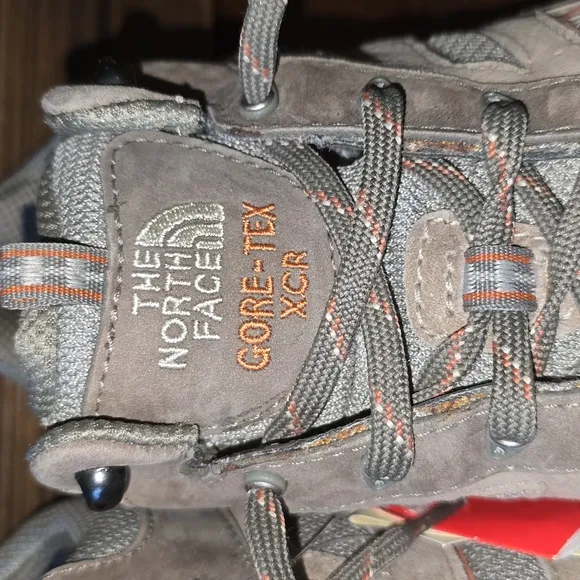 NWT. Mens North Face Pinyon XCR Mid, Gore-tex Hiking Shoe, Size 11.5