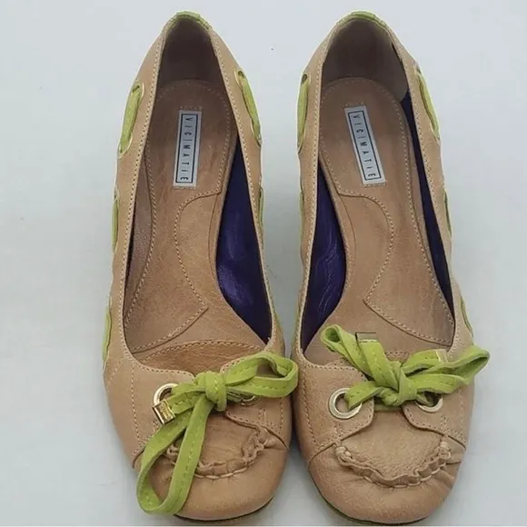 NWT Vic Matie tan with green heels and laces women’s shoe size 6