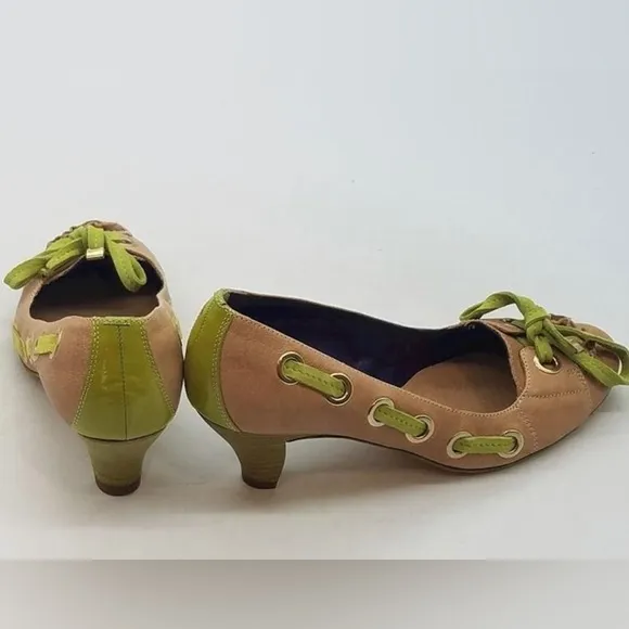NWT Vic Matie tan with green heels and laces women’s shoe size 6