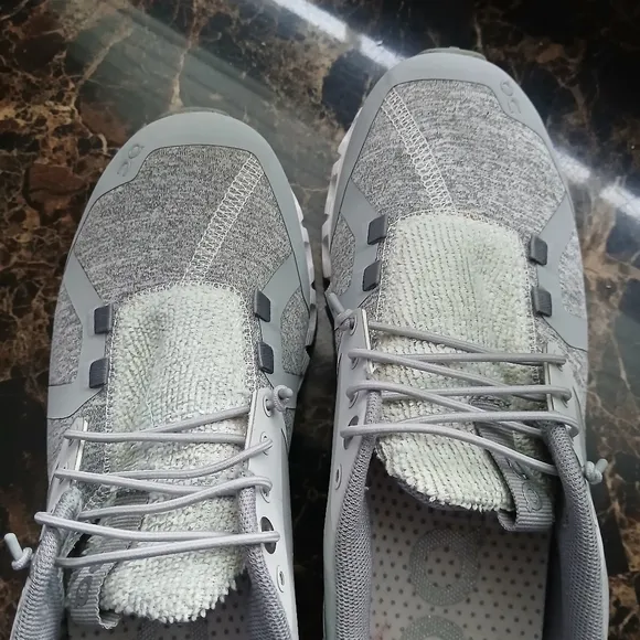 On Cloud 5 Terry Athletic/Lifestyle Medical Field Shoes Size 6.5 for Women