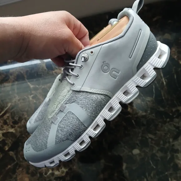 On Cloud 5 Terry Athletic/Lifestyle Medical Field Shoes Size 6.5 for Women