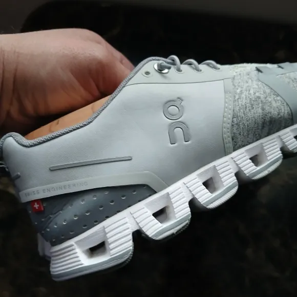 On Cloud 5 Terry Athletic/Lifestyle Medical Field Shoes Size 6.5 for Women