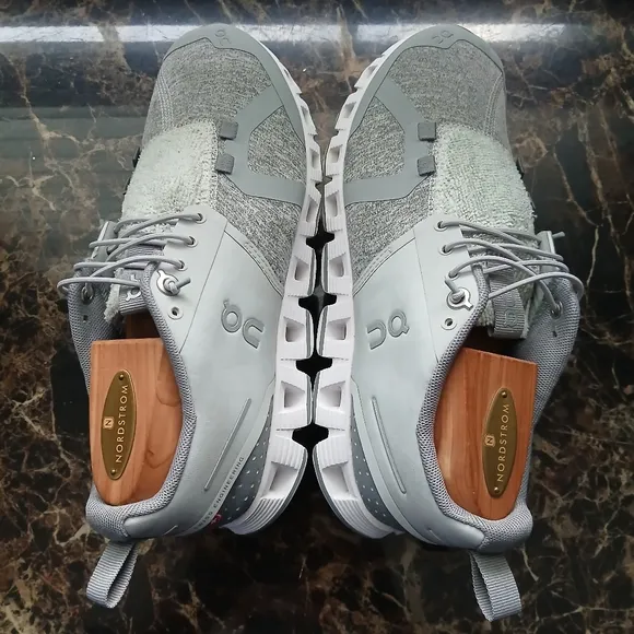 On Cloud 5 Terry Athletic/Lifestyle Medical Field Shoes Size 6.5 for Women