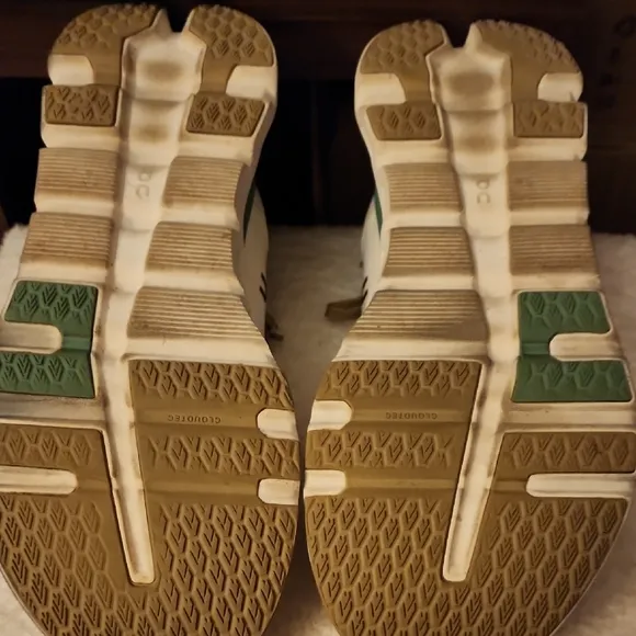 On Running Men's Athletic Shoes - White and Tan