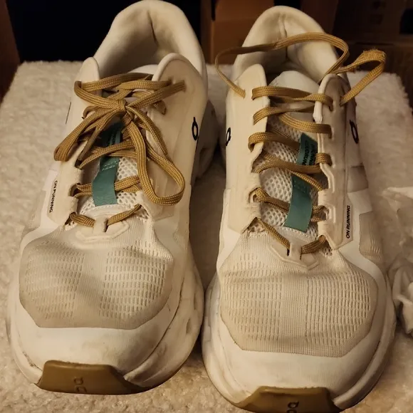 On Running Men's Athletic Shoes - White and Tan