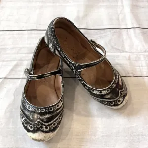 Papanatas By Eli Black &amp; White Brushed Wingtip Shoes