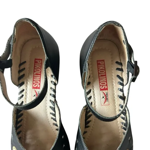 Pikolinos black floral cut out leather Mary Janes size 39/8 ankle strap retro