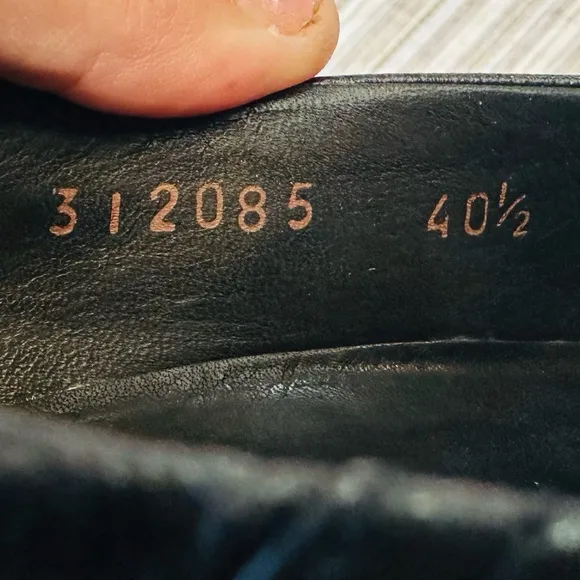 PRADA Black Square Toe Leather Pumps, Size 40 1/2 (certificate of authenticity)