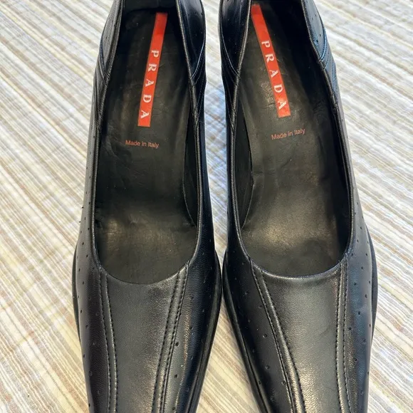 PRADA Black Square Toe Leather Pumps, Size 40 1/2 (certificate of authenticity)