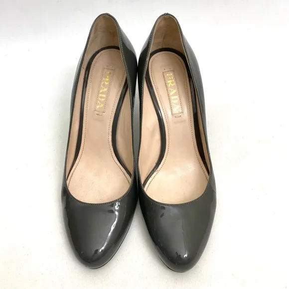 PRADA Round Toe Pumps High Heels 8 / 38 Glossy Gray Leather Womens Made in Italy