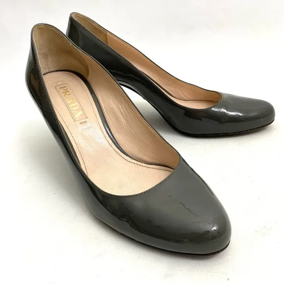 PRADA Round Toe Pumps High Heels 8 / 38 Glossy Gray Leather Womens Made in Italy