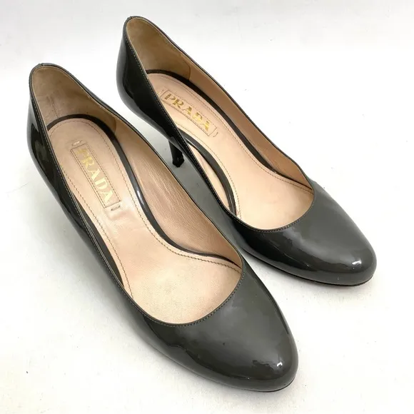 PRADA Round Toe Pumps High Heels 8 / 38 Glossy Gray Leather Womens Made in Italy