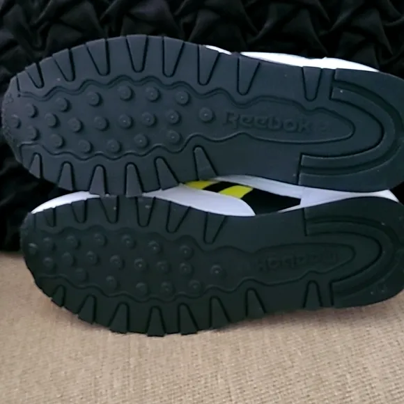 PUMA MEN CLASSIC LEATHER MARK RUNNING SHOES