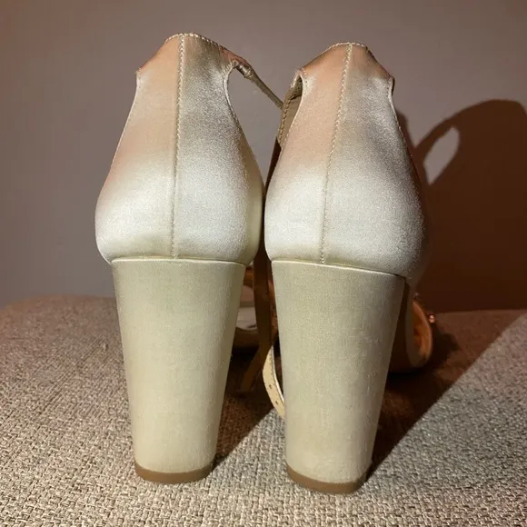 RARE Badgley Mischka Barby Ankle strap Evening Heel sandals