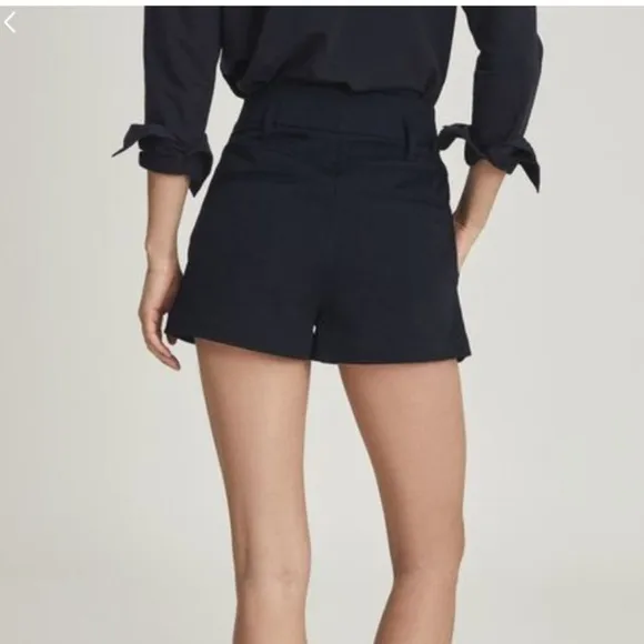 Reiss April cotton pleat front navy blue shorts 8 NWT