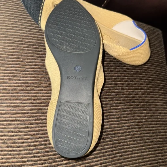 Rothy’s Women's Black and Tan Flats