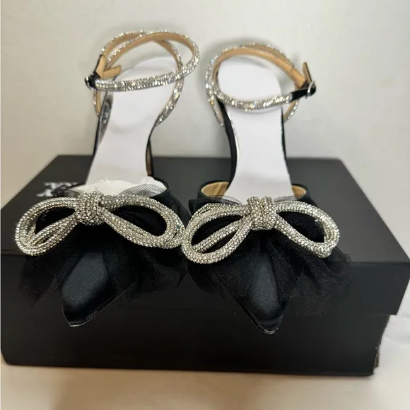 Sacred Bow Pump Badgley Mischka Collection wedding casual party formal summer