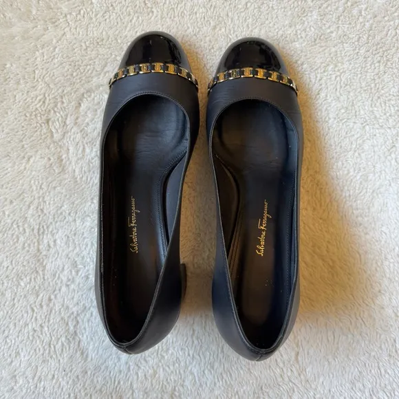 Salvatore Ferragamo Avella shoes cap toe chain link pumps heels black size 9