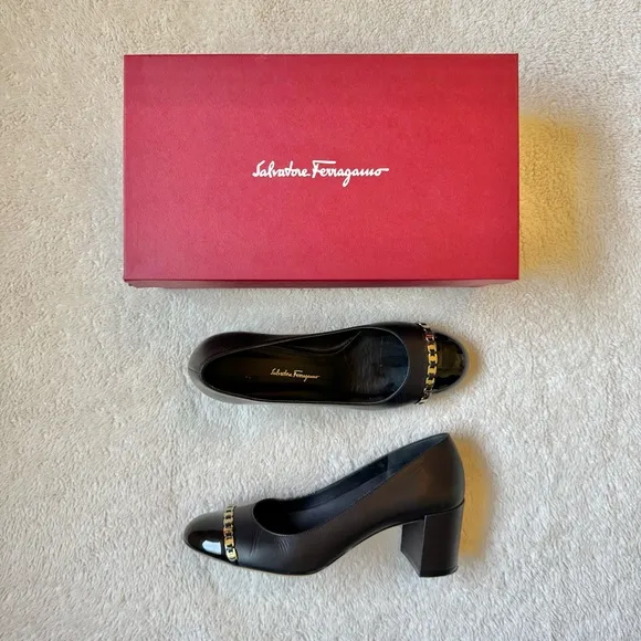 Salvatore Ferragamo Avella shoes cap toe chain link pumps heels black size 9