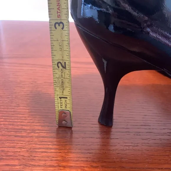 Salvatore Ferragamo Black Patent Leather 3” Heels Pumps Shoes Women’s Size 39