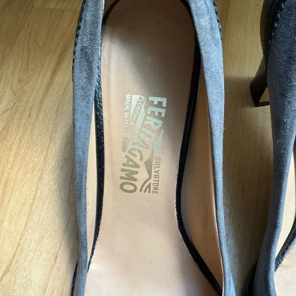 Salvatore Ferragamo Black/Grey Brogue Leather and Suede Vara Bow Pumps Size 39