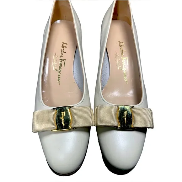 Salvatore Ferragamo, Boutique, bow flats