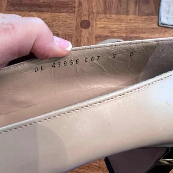 SALVATORE FERRAGAMO Golden Tan Leather Pumps Embellished Low Heel 9 Italy!!