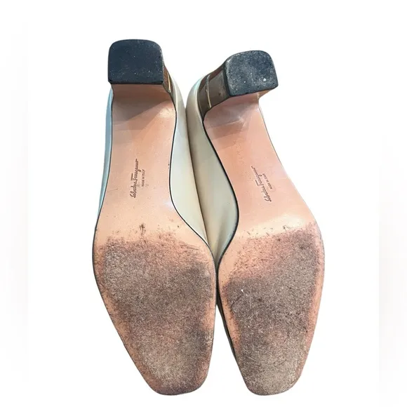 SALVATORE FERRAGAMO Golden Tan Leather Pumps Embellished Low Heel 9 Italy!!