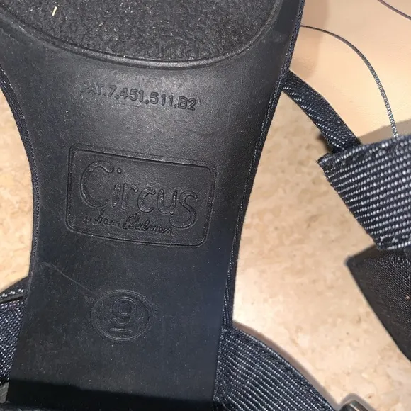 SAM EDELMAN Blue Denim Sandals, 3” block heel, ankle straps, dark wash. 9 EUC