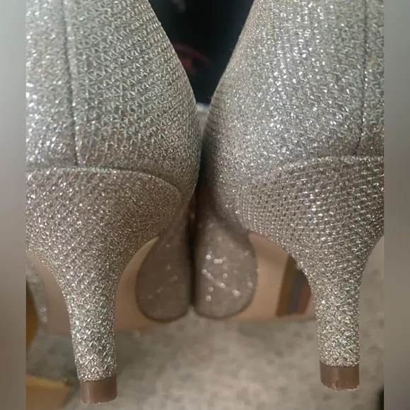 Sam Edelman Dori Light Champaign Kitten Heel Pumps. Size 8.5 M Beautiful Sparkle